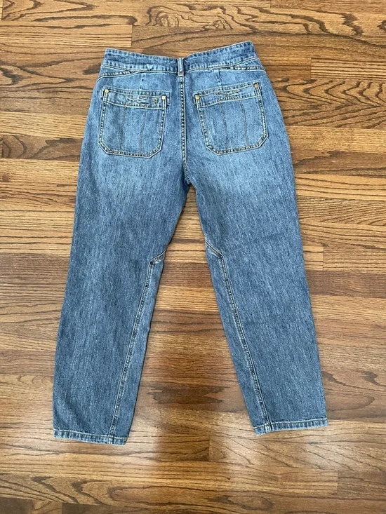 Pilcro The Wanderer Petite Mid-Rise Relaxed Jeans - Picture 4 of 7